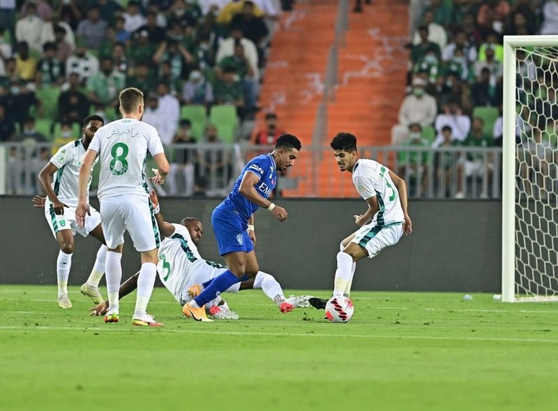 “المعيوف” و”الربيعي” ينقذان “الهلال” و”الأهلي” من الهزيمة