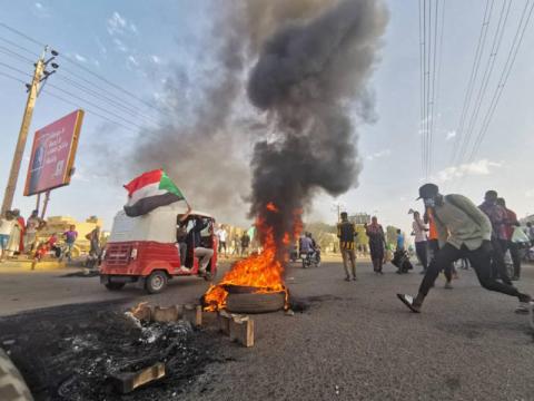 الشرطة السودانية تنفي إطلاق النار على المتظاهرين