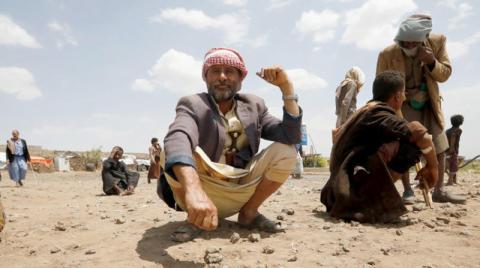 البنك الدولي: ظهور بؤر أشبه بالمجاعة في ثلاث محافظات يمنية