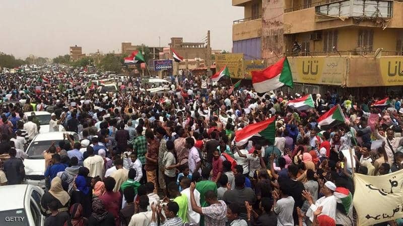 نشطاء سودانيون يدعون إلى تصعيد مفتوح للاحتجاجات ضد الانقلاب