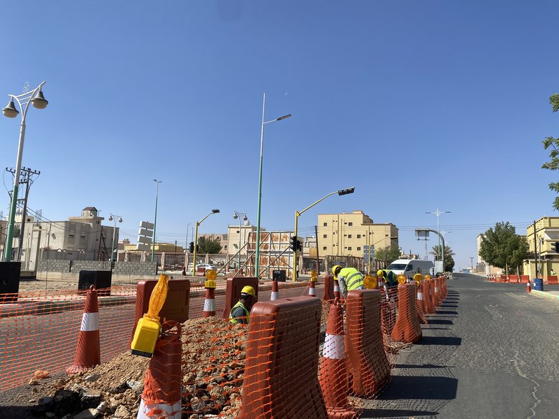 للحد من الحوادث.. تركيب كاميرات “ساهر” وتشغيل إشارتين ضوئيتين بال