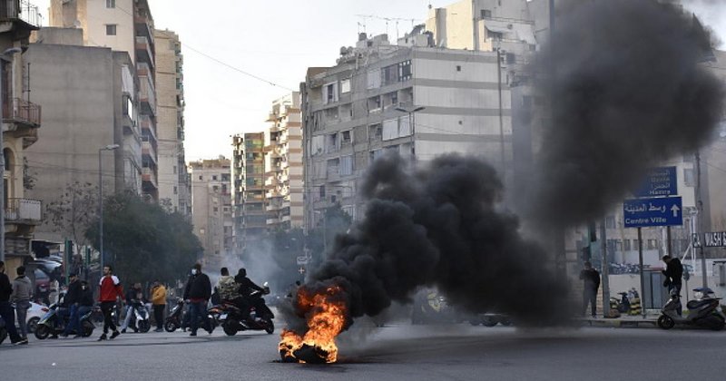 نتيجة تردي الأوضاع المعيشية.. الاحتجاجات تعود مجدداً إلى لبنان