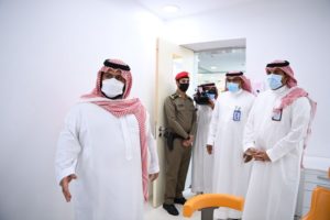 أمير جازان بالنيابة يدشن مركز طب الأسنان التخصصي