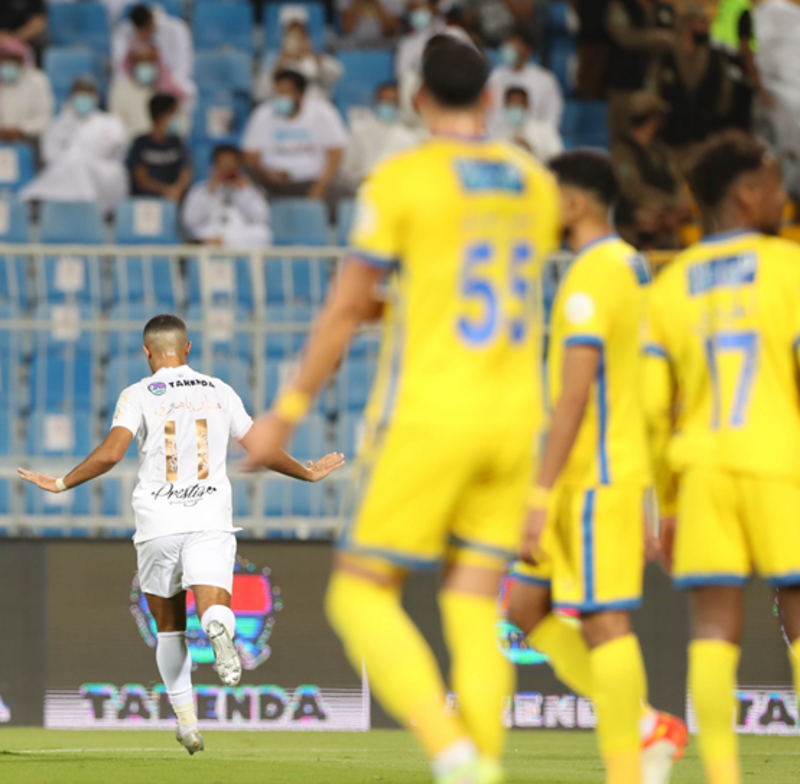 “الشباب” يحقق الفوز الخامس على التوالي ويضع “النصر” على صفيح ساخن