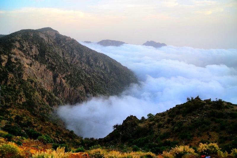 بالصور.. هذه القمم الجبلية الأعلى في دول الخليج.. و”الشمس والسودة