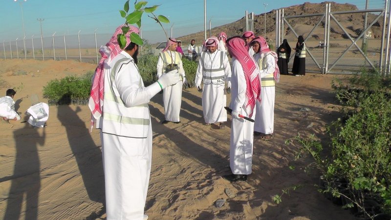 “سواعد الوطن التطوعي” يشارك في مبادرة “ازرعها” في “تثليث”