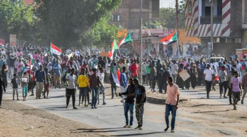 مدن سودانية تخرج للشارع مجدداً لـ«استرداد الثورة»