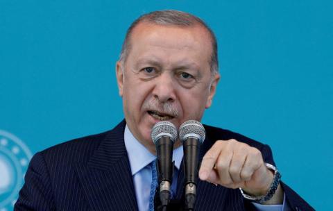 إردوغان يدعو الأتراك لإبقاء مدخراتهم بالعملة المحلية