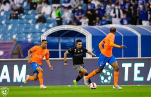 الهلال يواصل نزيف النقاط بسقوطه بفخ التعادل أمام الفيحاء