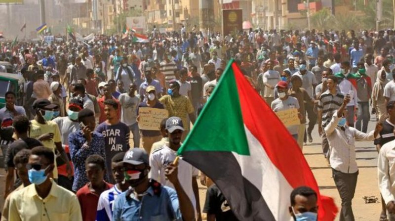 السودان.. مسيرات حاشدة تغزو شوارع الخرطوم وجميع أنحاء البلاد