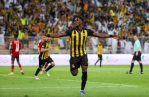 الاتحاد يتمسك بصدارة الدوري السعودي بثلاثية في الاتفاق