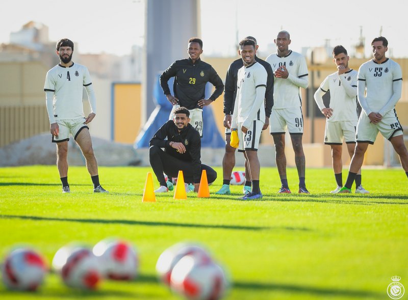 مدرب النصر “روسو” يفرض التدريبات المكثفة .. تحضيرًا للقاء الهلال