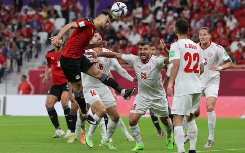 مصر تفوز بصعوبة على لبنان بهدف في كأس العرب (فيديو)