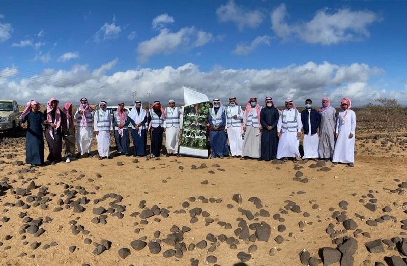 محافظ الكامل يرعى حملة لنثر البذور بـ”حرة الشرع” لتنمية الغطاء ال