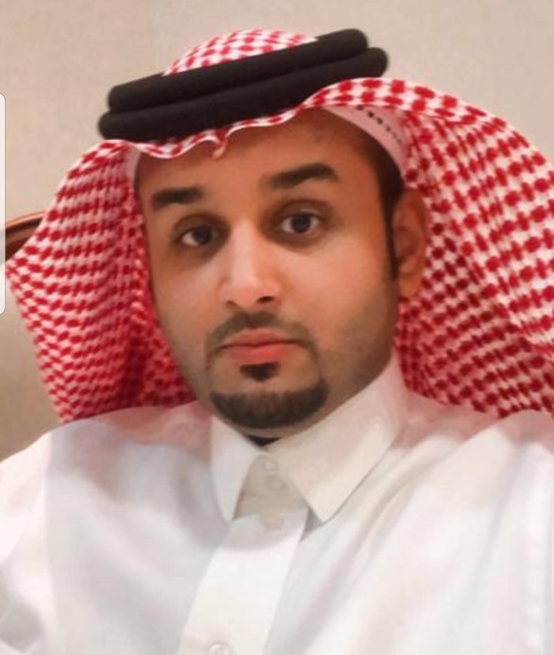 “الشهري” يحتفل بحصول ابنه “محمد” على الدكتوراه