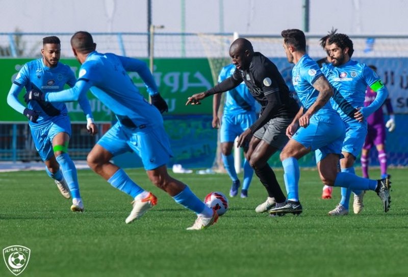 “الهلال” يواصل التعثر في الدوري.. ويفقد نقطتين أمام “الباطن” والت