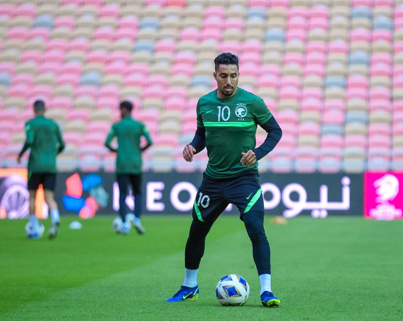 لاعب “الأخضر” سالم الدوسري للجماهير: “نحتاج دعمكم.. نحن بانتظاركم