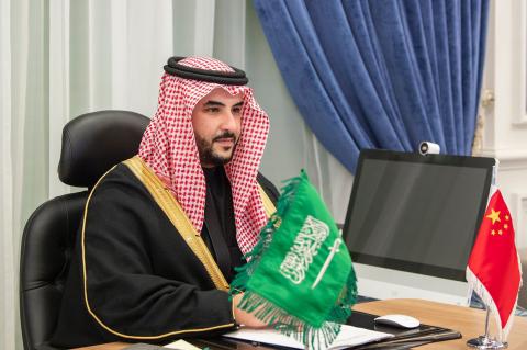 خالد بن سلمان ووزير الدفاع الصيني يستعرضان سبل التعاون العسكري