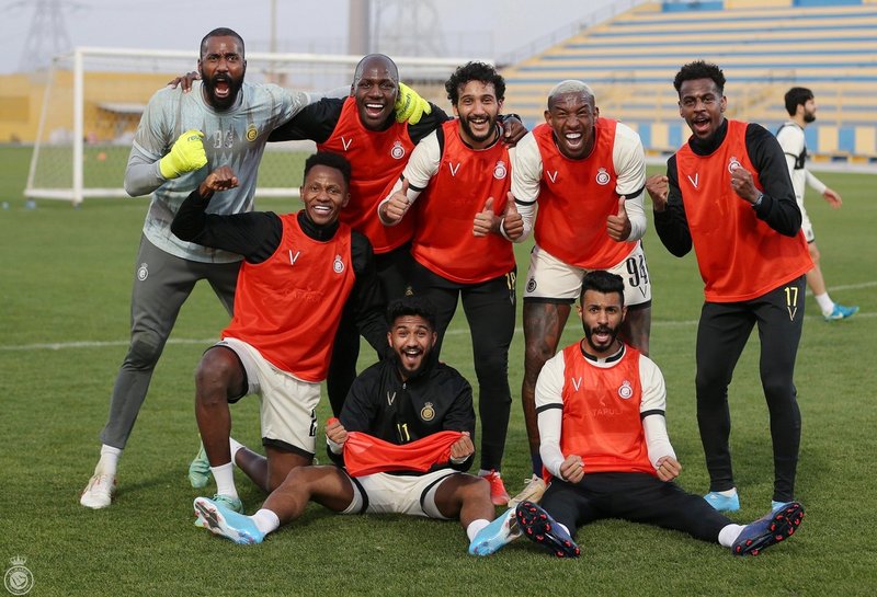 لاعبو “النصر” يجرون تدريبًا قبل مواجهة “الطائي”.. الأحد