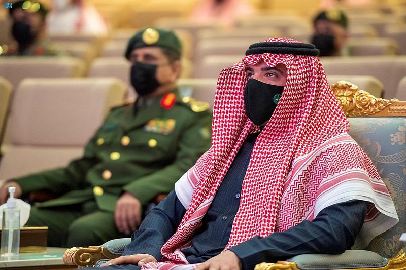 ‬وزير الداخلية يدشن جواز السفر السعودي الإلكتروني الجديد