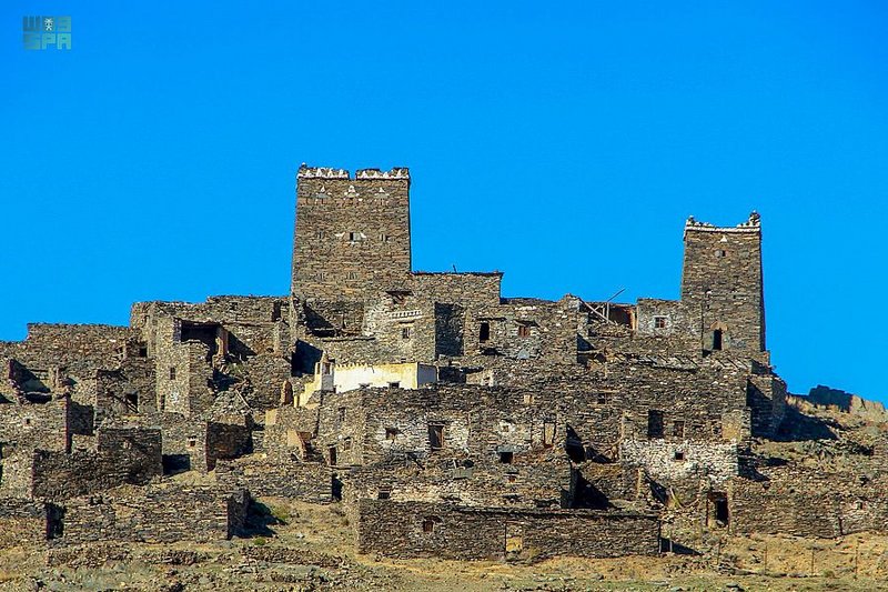 حصنان و”طبيب العرب”.. “الكلادا” تغزل ثوبها السياحي وتسحر المكتشفي