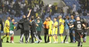 دوري المحترفين: النصر يلحق بالاتفاق في موقعة جدلية «حمراء»