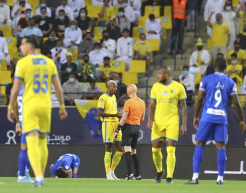 3 عبوات مياه تحرم النصر جمهوره أمام «الفيحاء»