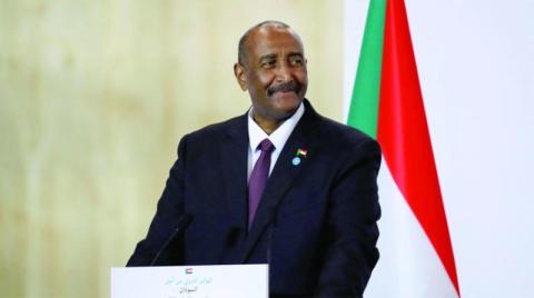 البرهان يعد بإطلاق سراح المعتقلين السياسيين في السودان