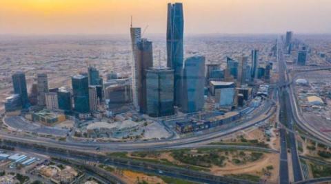 «موديز» تتوقع نمو الاقتصاد السعودي بمتوسط 3.9 % حتى 2026