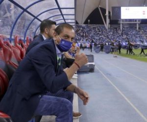 الهلال يعلن تمديد عقد دياز موسماً إضافياً