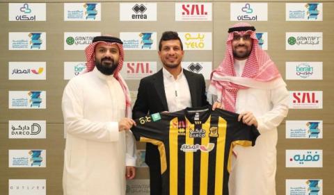 طارق حامد يعزز وسط الاتحاد السعودي