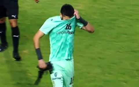 ترك الملعب باكياً… حارس مرمى مصري يتراجع عن الاعتزال