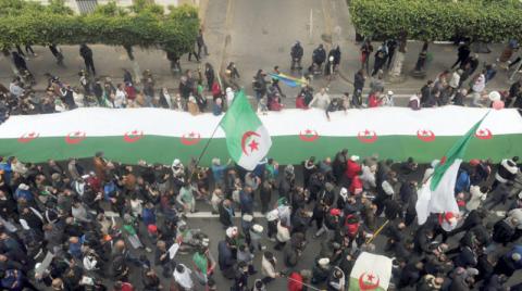 قلق وحيرة لتأخر الإفراج عن مساجين الحراك في الجزائر