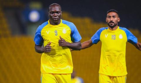 أبو بكر يرتدى «9» بعد رحيل حمد الله من النصر