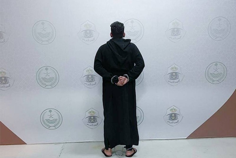 شرطة منطقة مكة: القبض على مقيم ارتكب 41 عملية احتيال عبر مواقع التسوق – أخبار السعودية