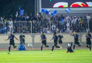 الدوري السعودي: البليهي يُنقذ الهلال من فخ الطائي