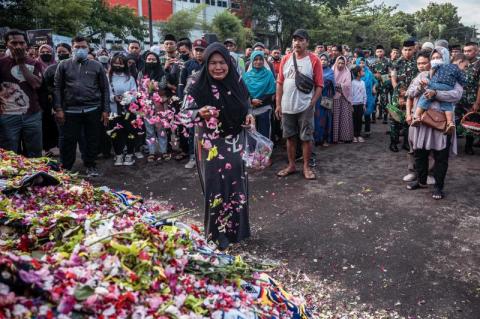 دقيقة صمت أوروبية حداداً على ضحايا كارثة التدافع في إندونيسيا