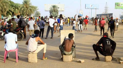 آلاف السودانيين يتظاهرون طلباً للحكم المدني