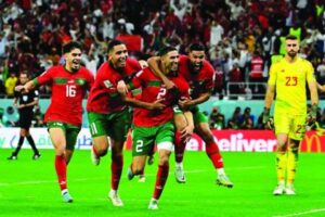 المغرب «الشجاع» يبدع ويتعملق ويسقط الإسبان في ليلة من الخيال