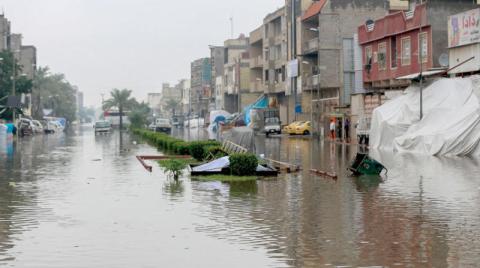 أمطار غزيرة تغرق شوارع وأحياء كاملة في بغداد ومحافظات أُخرى