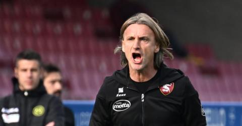 ساليرنيتانا الإيطالي يعيد المدرب نيكولا بعد يومين من إقالته