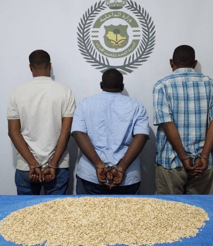 جدة: القبض على 3 مقيمين بحوزتهم 81 ألف قرص من الإمفيتامين المخدر – أخبار السعودية