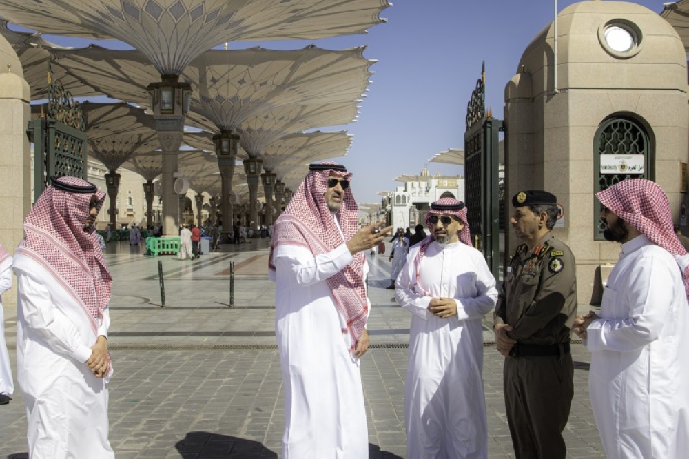 أمير المدينة يتفقد استعدادات الجهات المعنية بخدمة الزائرين للمسجد النبوي الشريف – أخبار السعودية