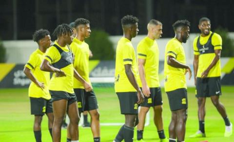 الدوري السعودي… قمة ساخنة بين الاتحاد والشباب