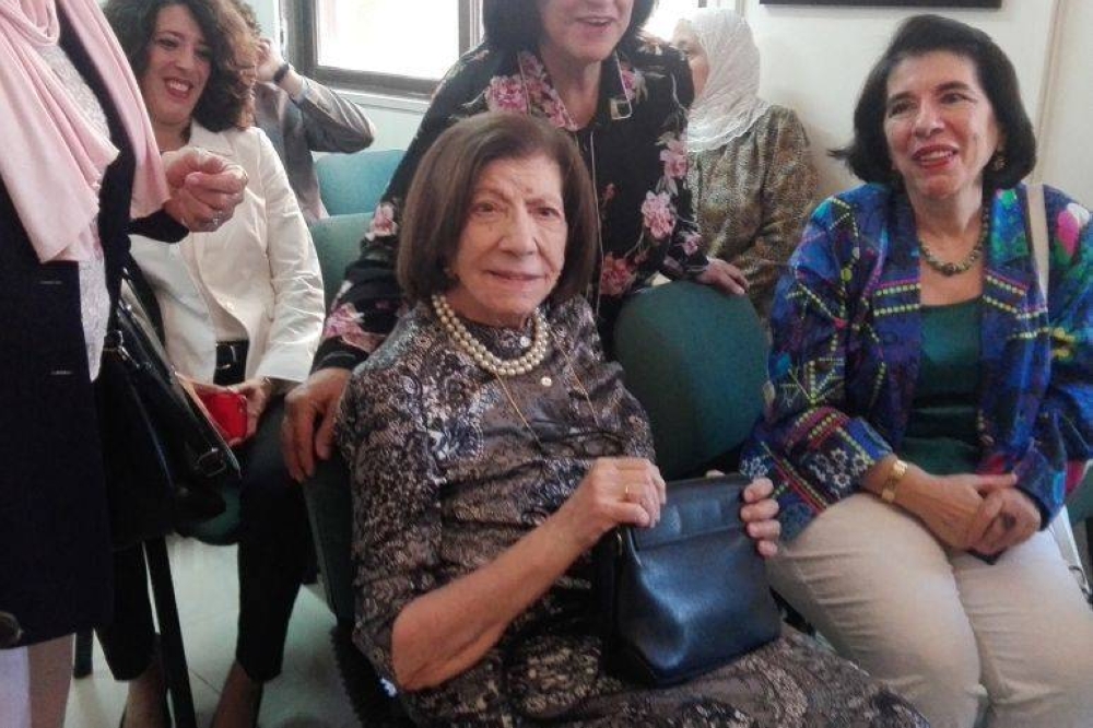 سلمى الجيوسي.. حلمت بإنجاز تاريخ الشعر ورثاها النبع الحالم – أخبار السعودية