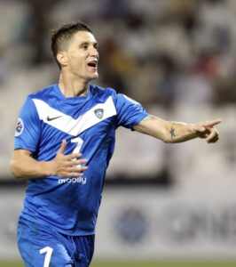 لاعب الهلال السابق تياغو نيفيز يحفّز فريقه في اليابان – أخبار السعودية