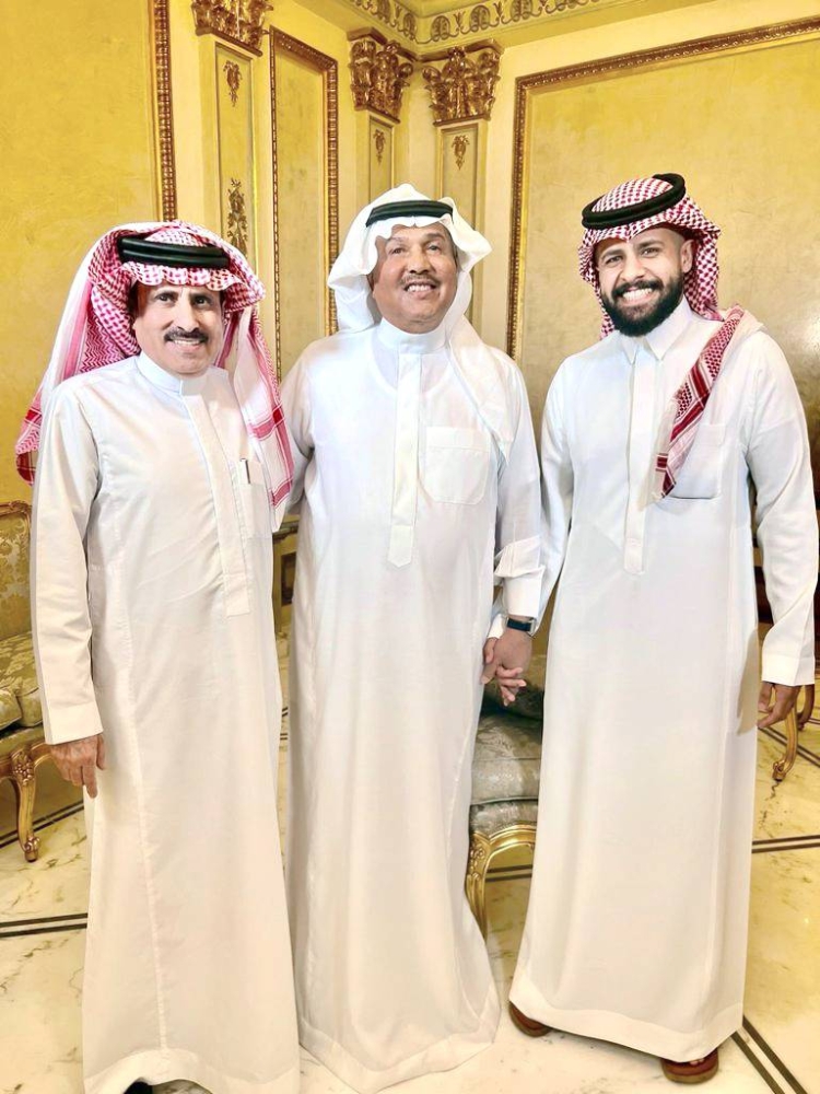 بماذا فاجأ محمد عبده أحمد الشمراني وابنه ؟! – أخبار السعودية