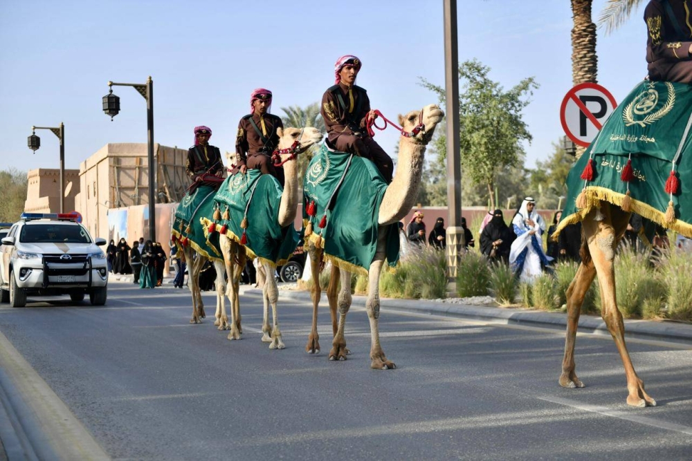 مدير الأمن العام يطلق فرقة هجانة وزارة الداخلية ضمن فعاليات الاحتفاء بيوم التأسيس – أخبار السعودية